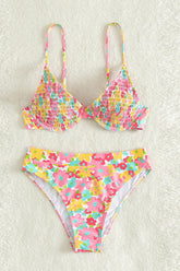 Conjunto de bikini de talle alto con aros y diseño balconette arrugado y estampado de flores